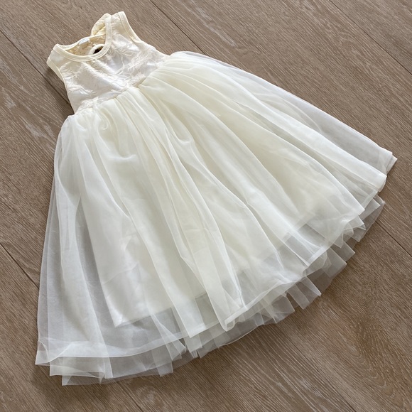 Layered girls formal dress, may be a size 4-6 - Picture 5 of 8